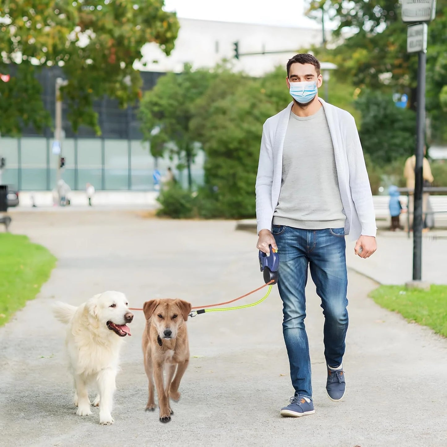 Dual Retractable Dog Leash — Walk 2 Dogs With 1 Hand, Zero Tangles